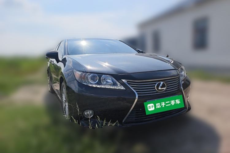 Used Lexus ES 2013 250 Elite Edition Front Right 45 Deg