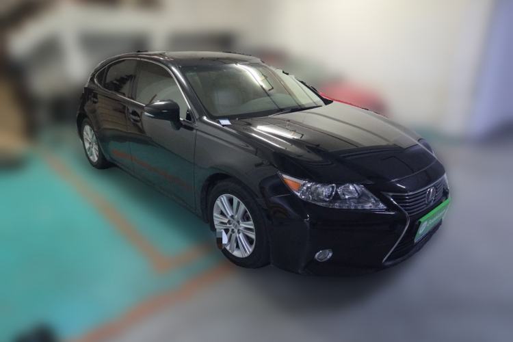 Used Lexus ES 2013 250 Elite Edition Front Right 45 Deg