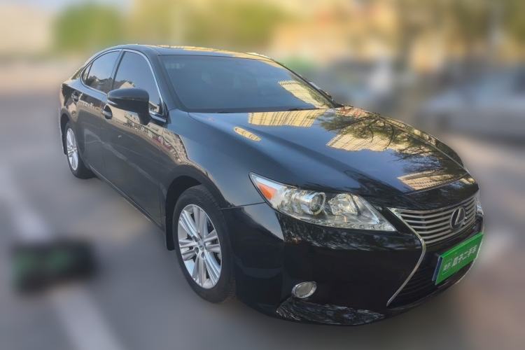 Used Lexus ES 2013 250 Elite Edition Front Right 45 Deg