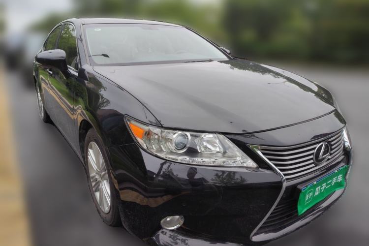 Used Lexus ES 2013 250 Elite Edition Front Right 45 Deg