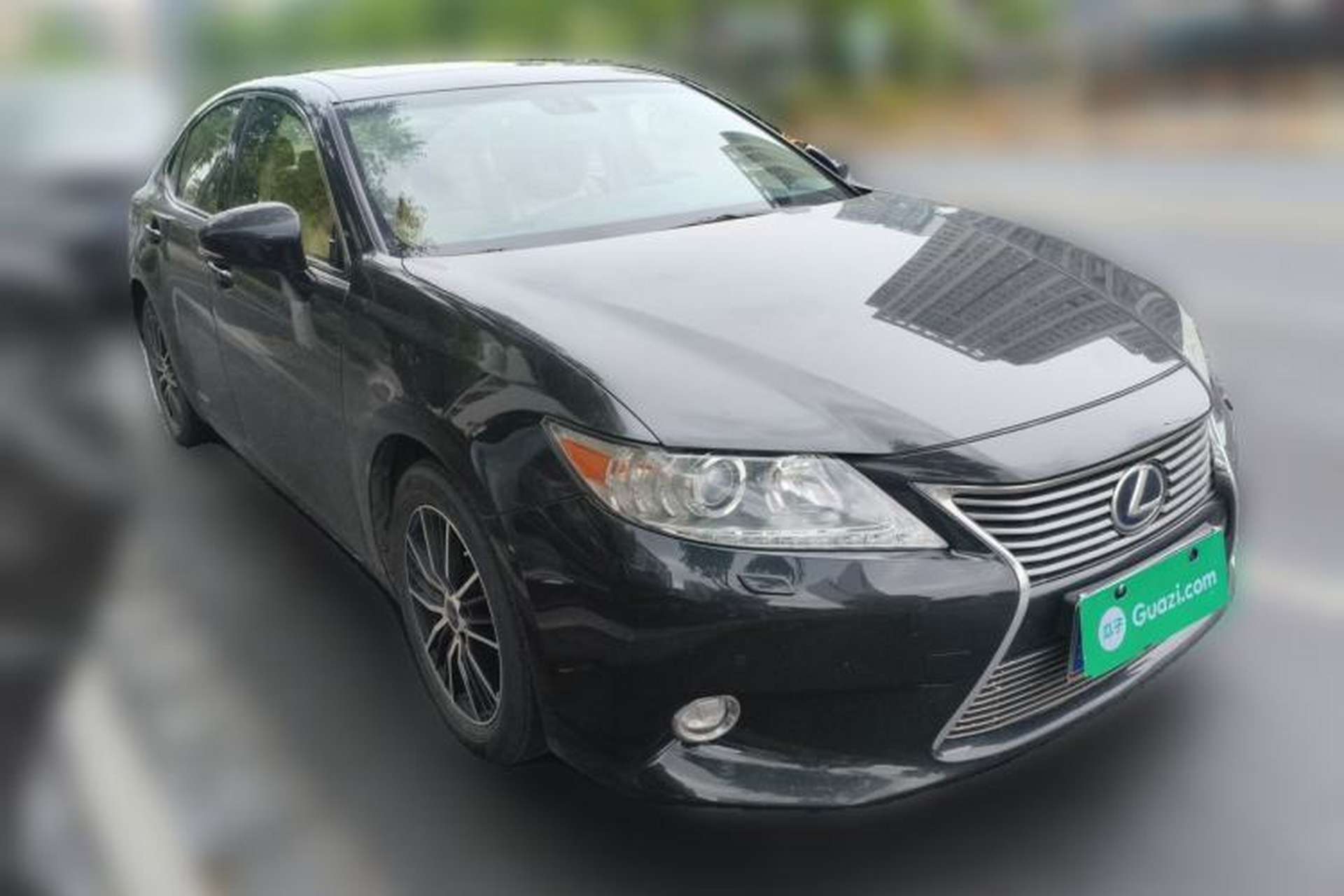 Used Lexus ES 2013 300h Elite Edition Front Right 45 Deg