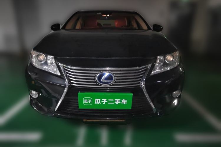 Used Lexus ES 2013 300h Elite Edition Front