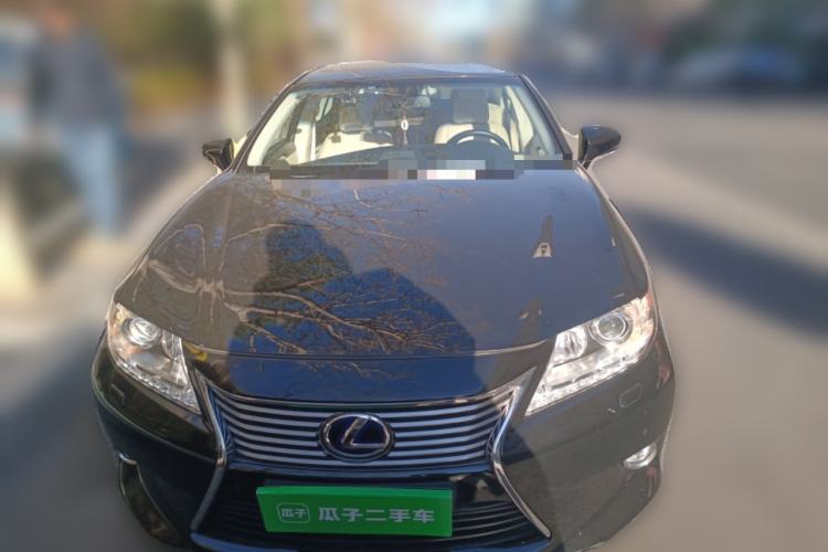 Used Lexus ES 2013 300h Elite Edition Front