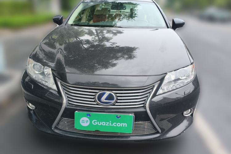 Used Lexus ES 2013 300h Elite Edition Front