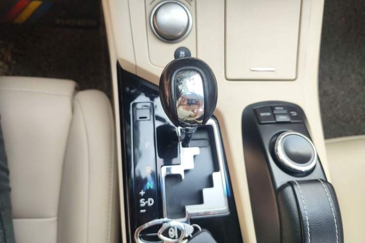 Used Lexus ES 2013 250 Elite Edition Gear Lever