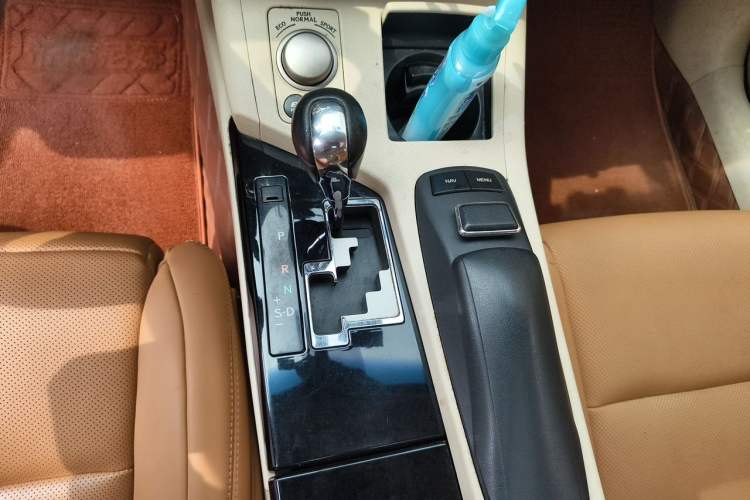 Used Lexus ES 2013 300h Elite Edition Gear Lever