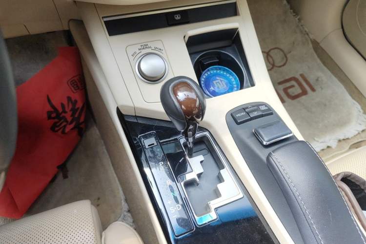 Used Lexus ES 2013 250 Elegant Edition Gear Lever