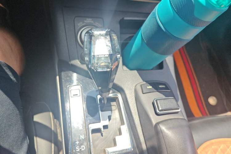 Used Lexus ES 2013 300h Elite Edition Gear Lever
