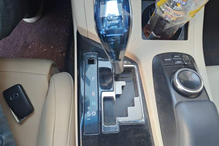 Used Lexus ES 2013 300h Elite Edition Gear Lever