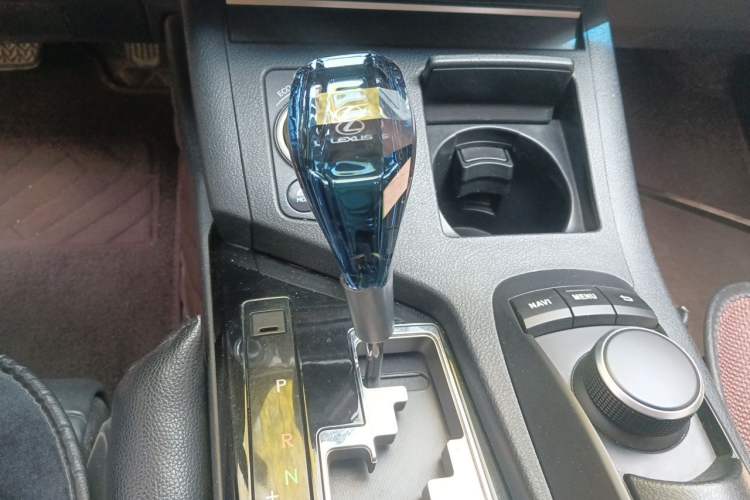 Used Lexus ES 2013 300h Elite Edition Gear Lever
