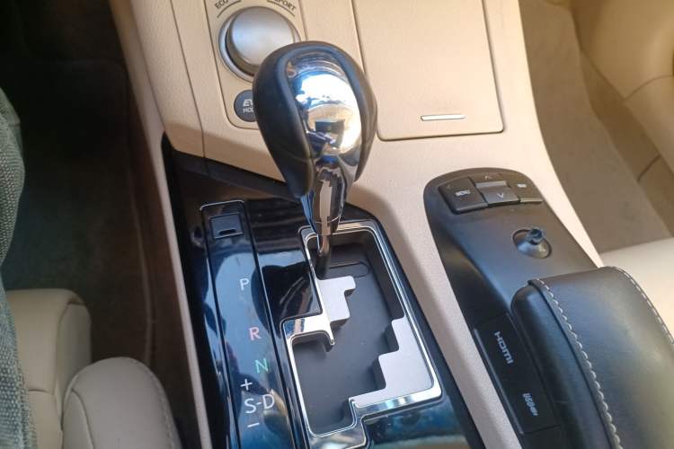 Used Lexus ES 2013 300h Elite Edition Gear Lever