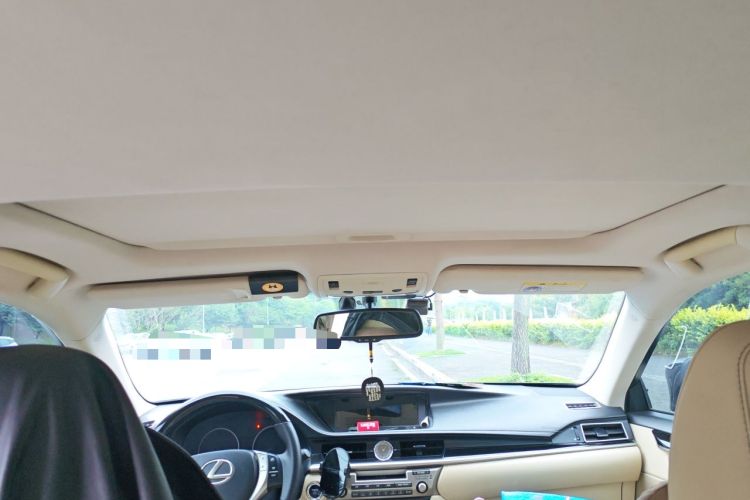 Used Lexus ES 2013 300h Elite Edition Headliner