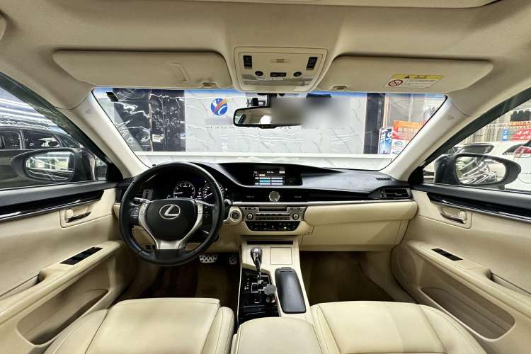 Used Lexus ES 2013 250 Elite Edition Interior 1