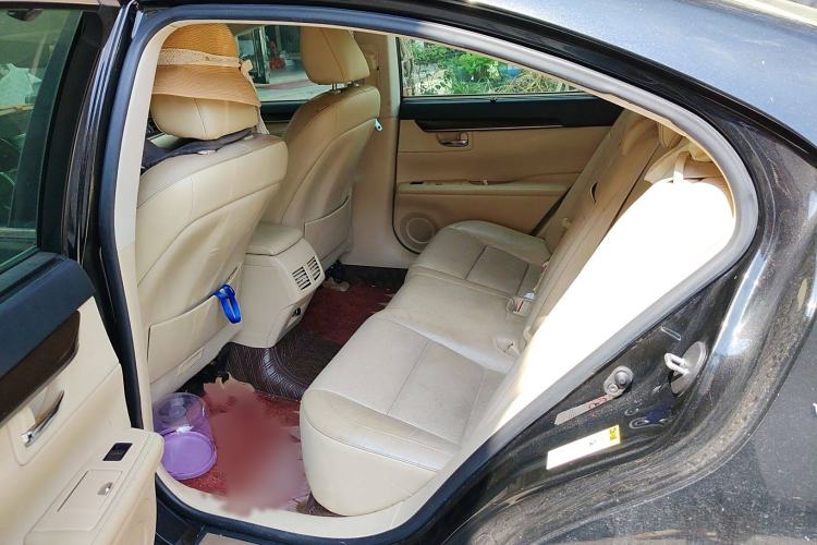 Used Lexus ES 2013 350 Elegant Edition Interior 4