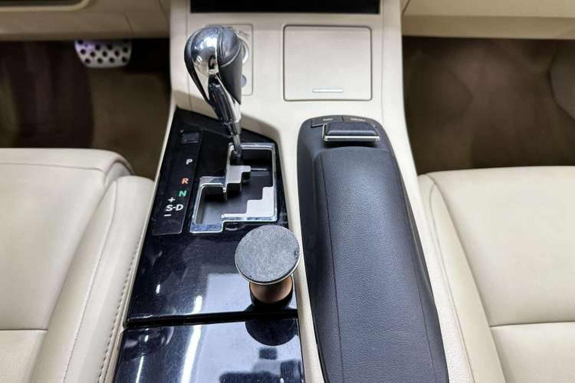 Used Lexus ES 2013 250 Elite Edition Interior 4