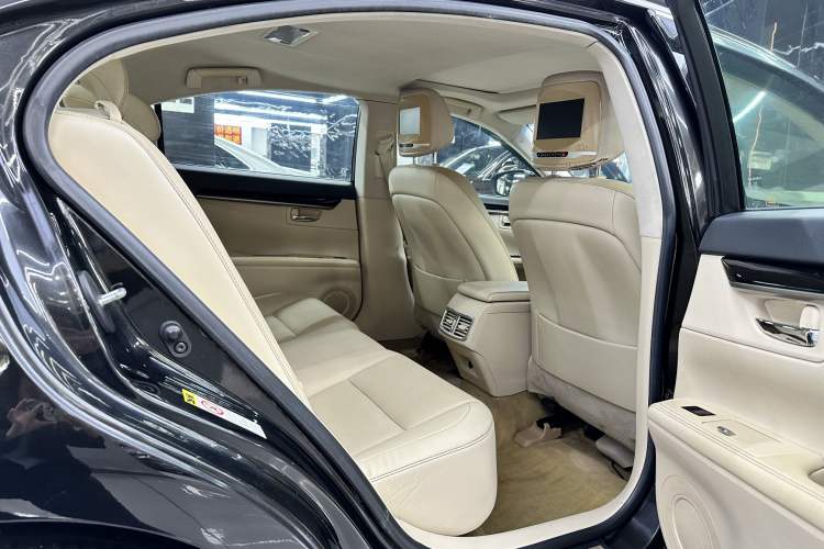 Used Lexus ES 2013 250 Elite Edition Interior 8