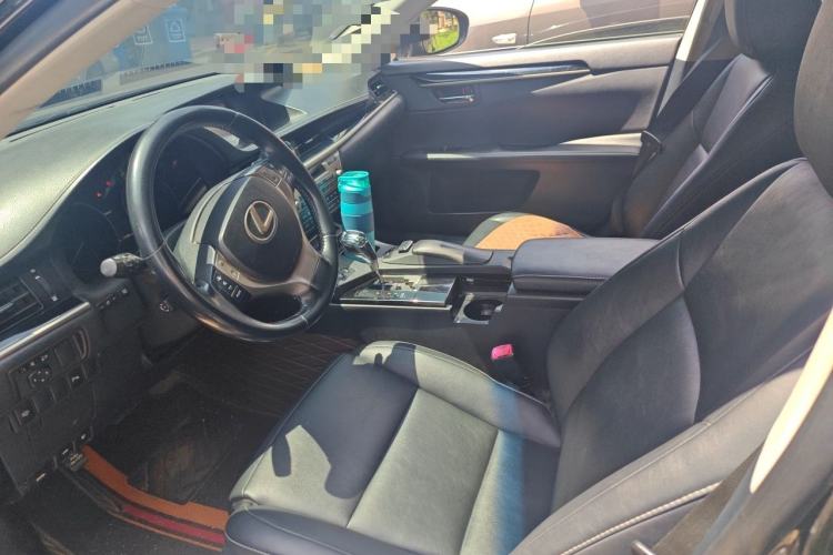Used Lexus ES 2013 300h Elite Edition Left Front Seat