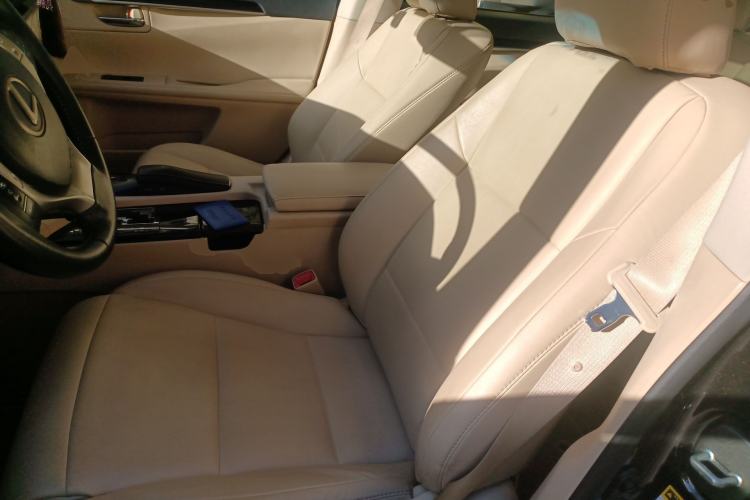 Used Lexus ES 2013 300h Elite Edition Left Front Seat