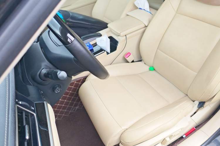 Used Lexus ES 2013 300h Elite Edition Left Front Seat