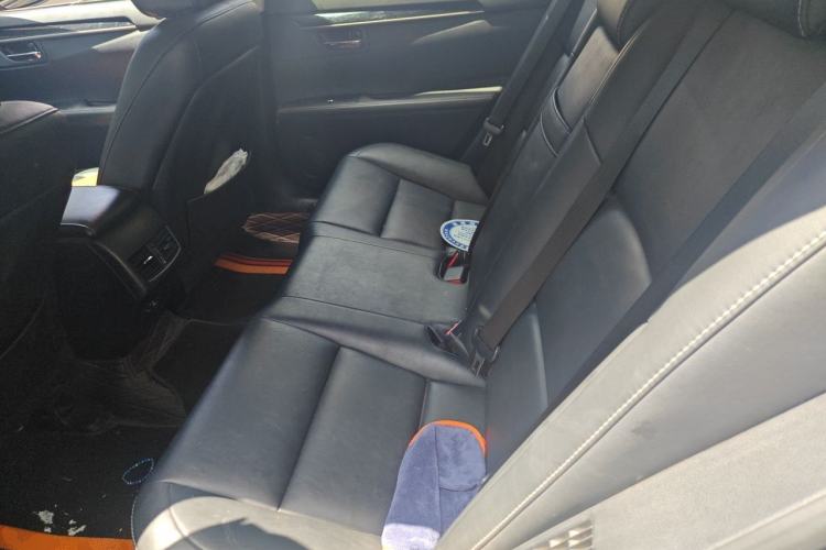 Used Lexus ES 2013 300h Elite Edition Left Rear Seat