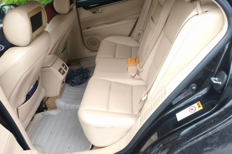 Used Lexus ES 2013 300h Elite Edition Left Rear Seat