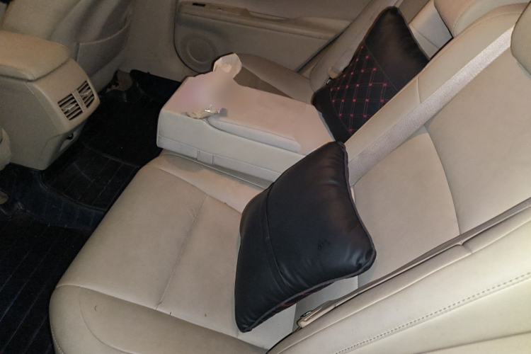 Used Lexus ES 2013 300h Elite Edition Left Rear Seat