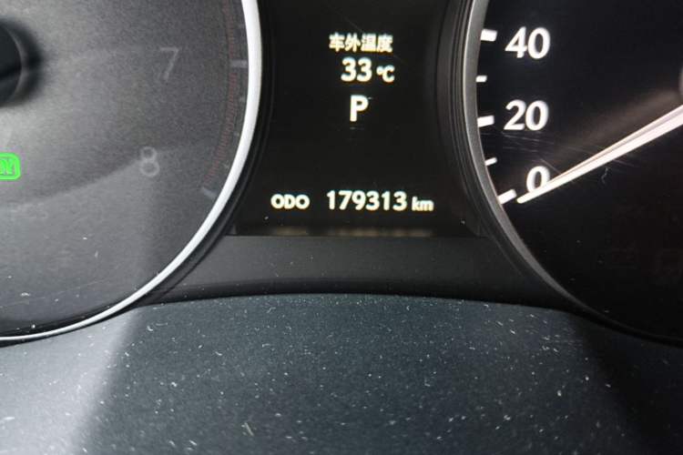 Used Lexus ES 2013 300h Elite Edition Odometer Close Up