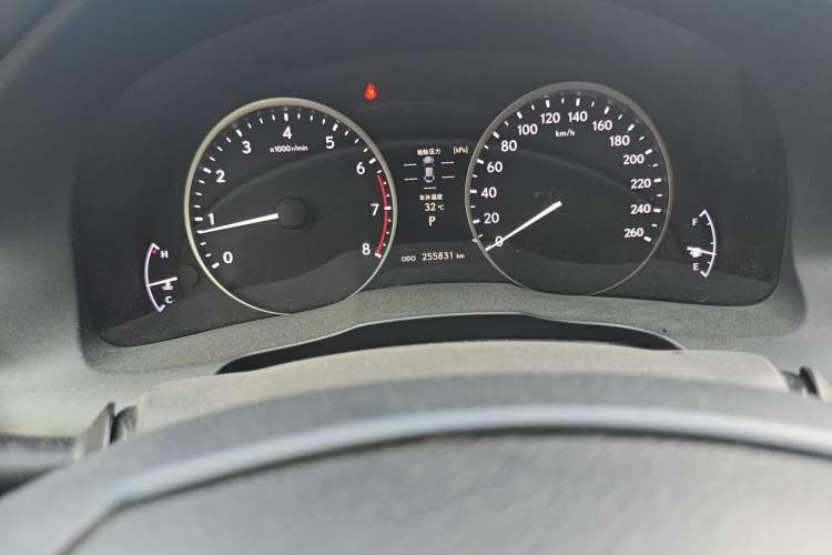 Used Lexus ES 2013 250 Elite Edition Odometer Close Up