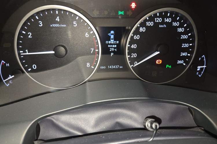 Used Lexus ES 2013 250 Elite Edition Odometer Close Up