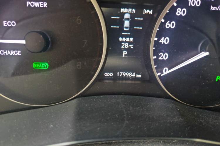 Used Lexus ES 2013 300h Elite Edition Odometer Close Up