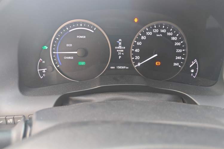 Used Lexus ES 2013 300h Elite Edition Odometer Close Up