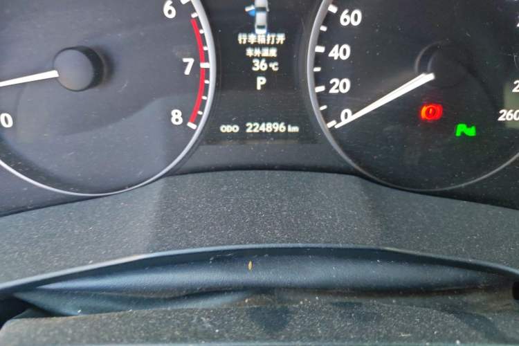 Used Lexus ES 2013 250 Elite Edition Odometer Close Up