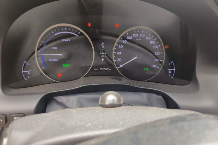 Used Lexus ES 2013 300h Elite Edition Odometer Close Up