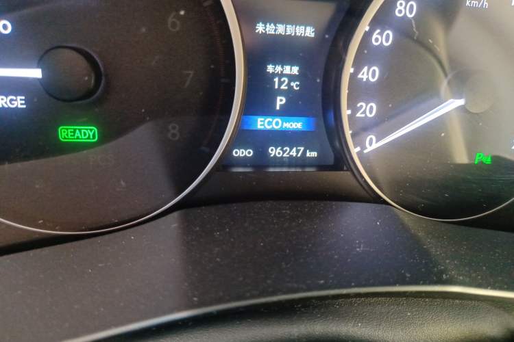 Used Lexus ES 2013 300h Elite Edition Odometer Close Up