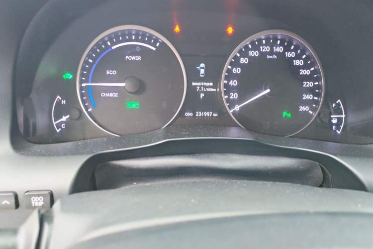 Used Lexus ES 2013 300h Elite Edition Odometer Close Up