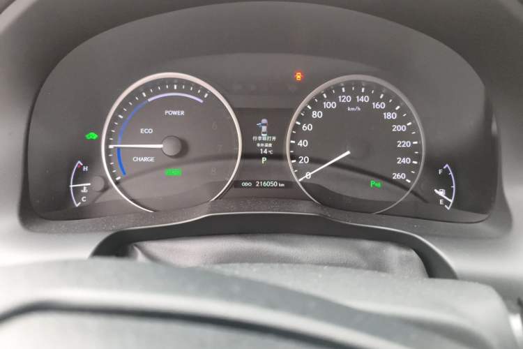 Used Lexus ES 2013 300h Elite Edition Odometer Close Up