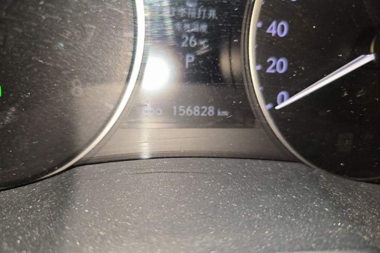 Used Lexus ES 2013 300h Elite Edition Odometer Close Up