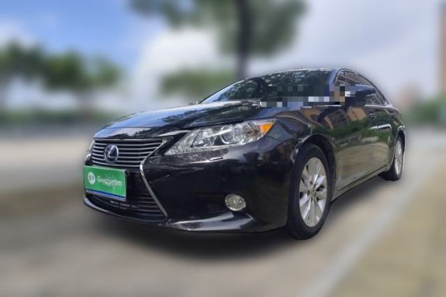 Ojetý Lexus ES 2013 300h Elite Edition