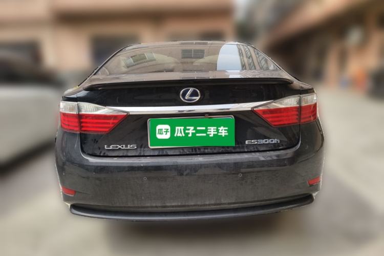 Used Lexus ES 2013 300h Elite Edition Rear