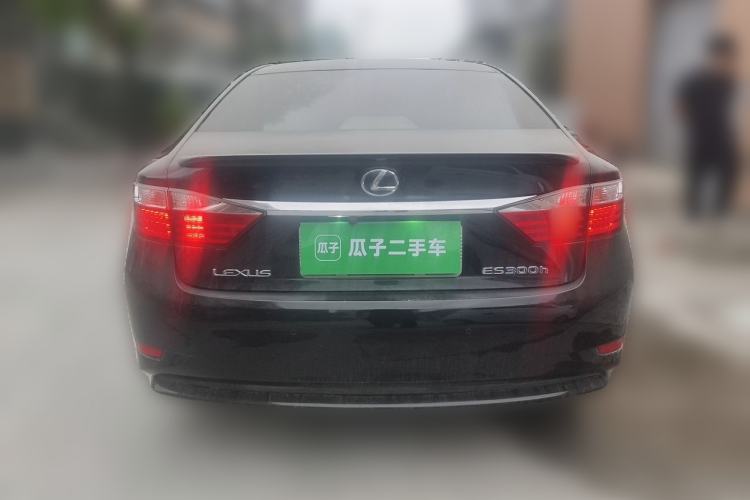 Used Lexus ES 2013 300h Elite Edition Rear