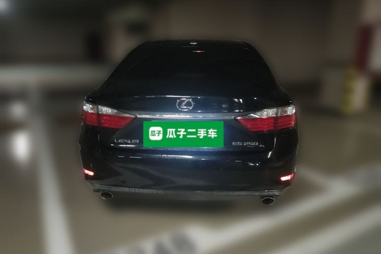 Used Lexus ES 2013 250 Elegant Edition Rear
