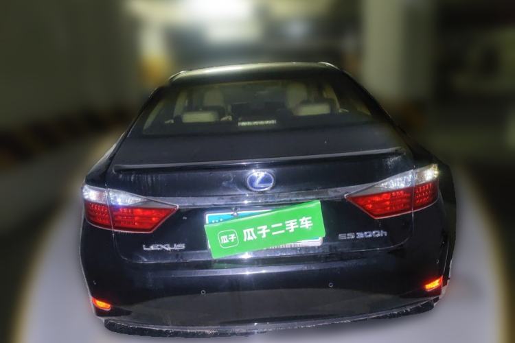 Used Lexus ES 2013 300h Elite Edition Rear