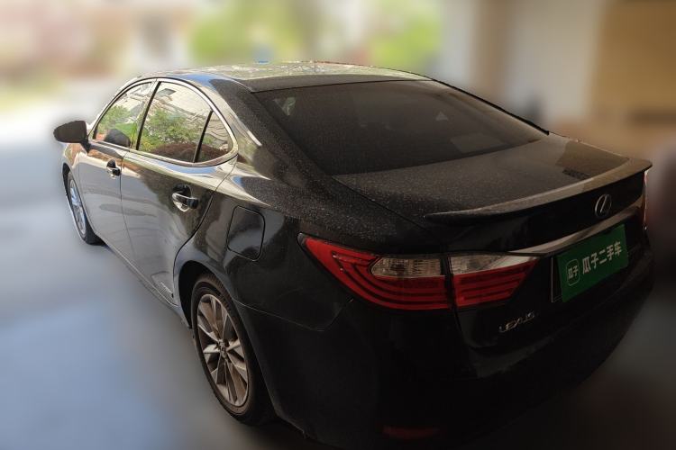 Used Lexus ES 2013 300h Elite Edition Rear Left 45 Deg