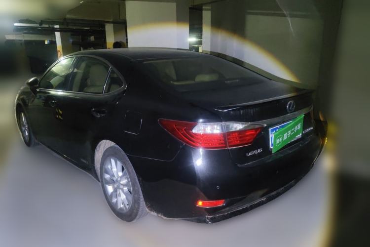 Used Lexus ES 2013 300h Elite Edition Rear Left 45 Deg