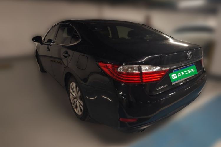Used Lexus ES 2013 250 Elegant Edition Rear Left 45 Deg