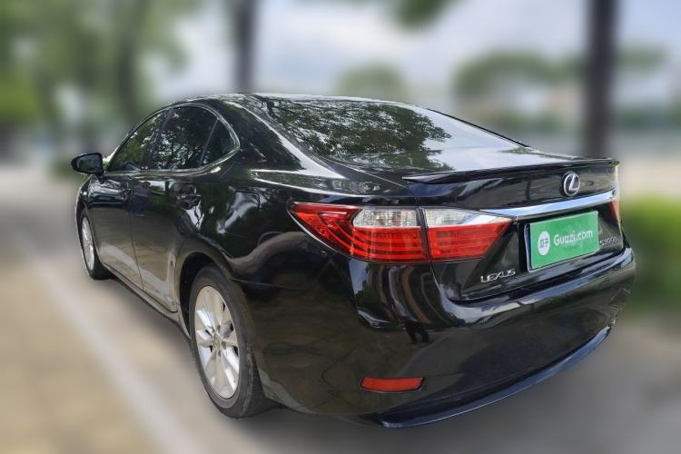 Used Lexus ES 2013 300h Elite Edition Rear Left 45 Deg