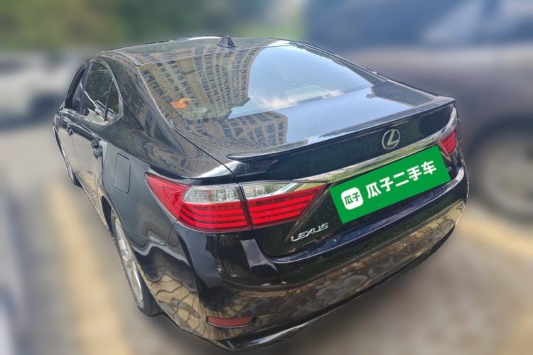 Used Lexus ES 2013 300h Elite Edition Rear Left 45 Deg