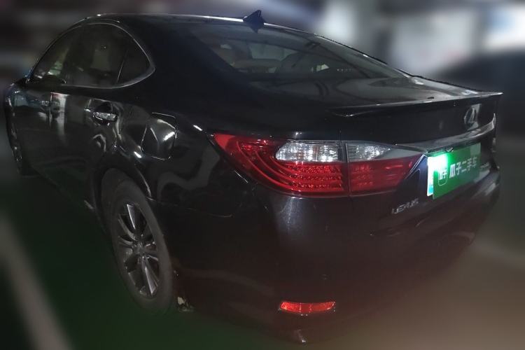 Used Lexus ES 2013 300h Elite Edition Rear Left 45 Deg