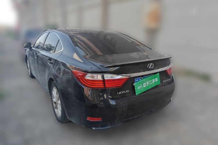 Used Lexus ES 2013 300h Elite Edition Rear Left 45 Deg