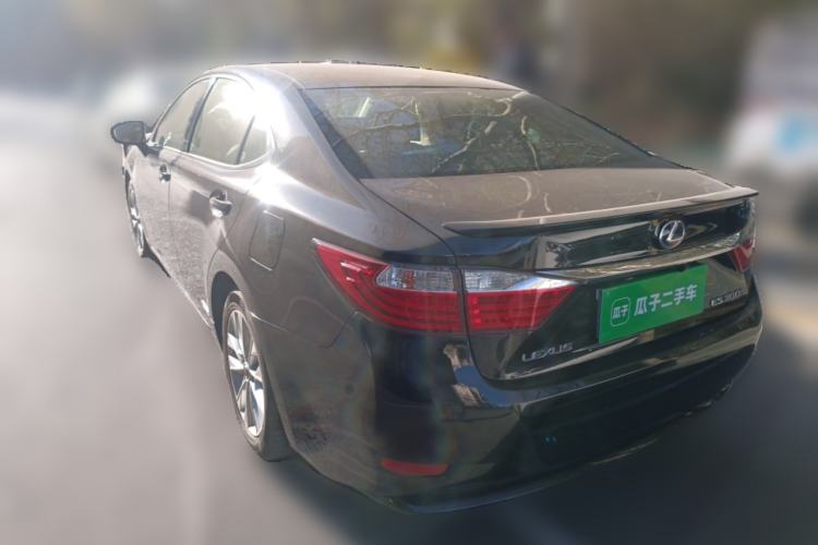 Used Lexus ES 2013 300h Elite Edition Rear Left 45 Deg